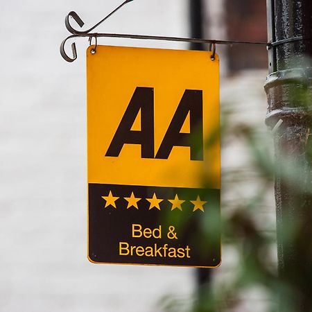Bed and Breakfast Darwin'S Townhouse Shrewsbury Exteriér fotografie AA sign