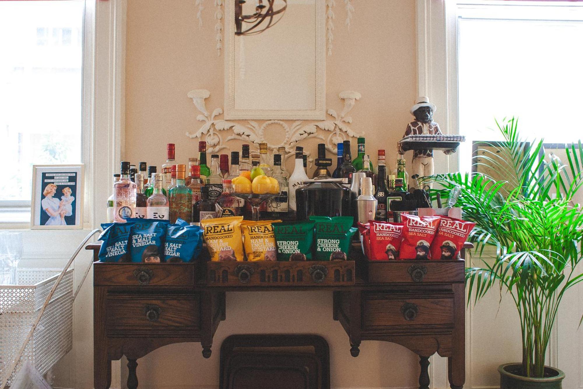 Bed and Breakfast Darwin'S Townhouse Shrewsbury Exteriér fotografie A wet bar