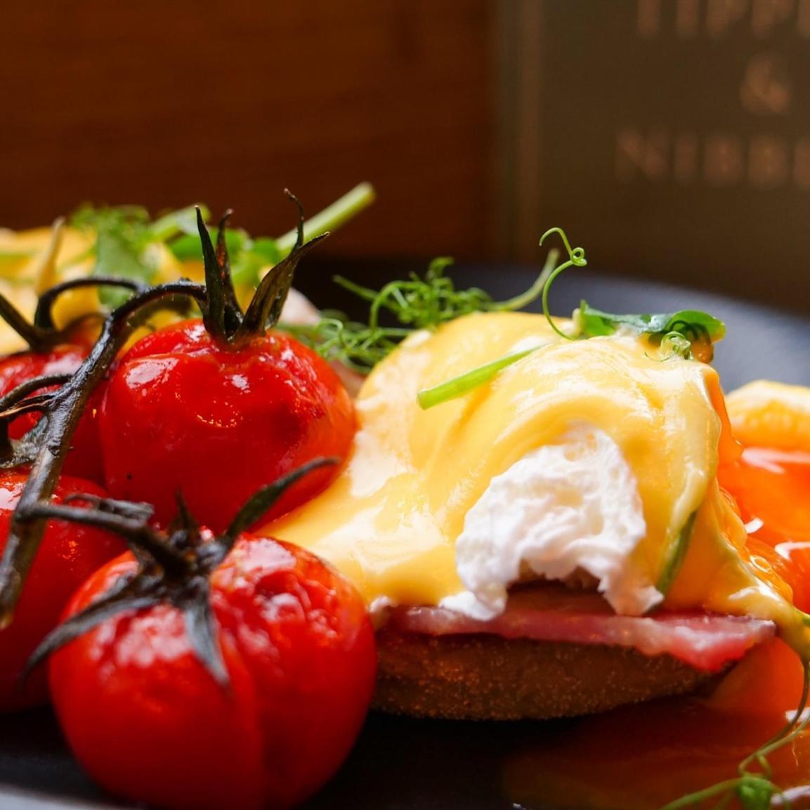 Bed and Breakfast Darwin'S Townhouse Shrewsbury Exteriér fotografie Aubergine and tomato salad