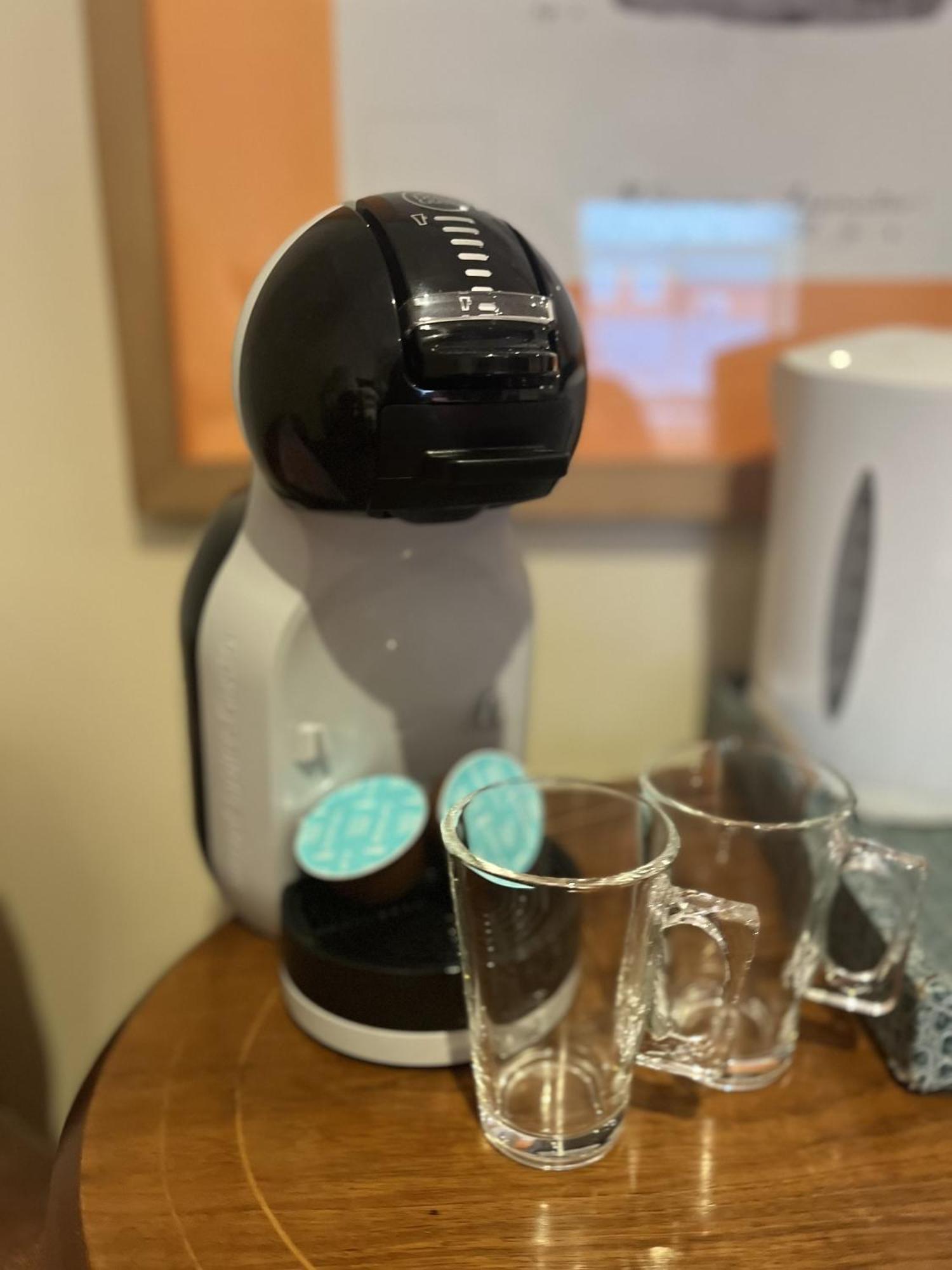 Bed and Breakfast Darwin'S Townhouse Shrewsbury Pokoj fotografie A Dolce Gusto coffee machine